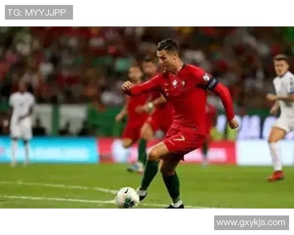 足球明星C罗在场上的位置与战术角色分析