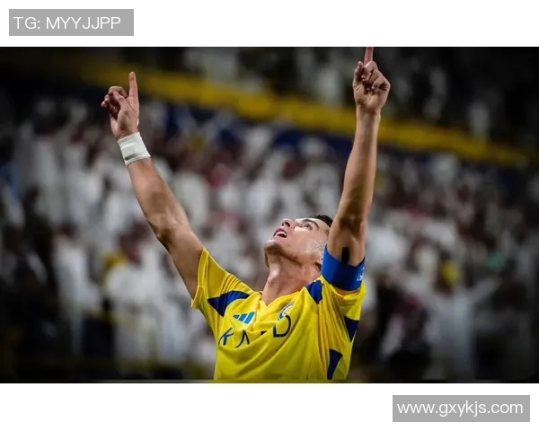 足球明星亲自贴墙纸的趣味瞬间大揭秘,展现他们生活中的另一面