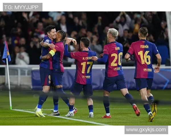 3号足球明星精彩瞬间集锦全景展示与球迷互动回顾